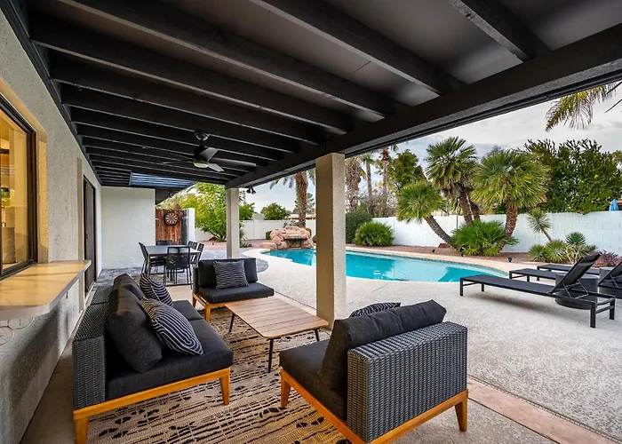 Exciting Backyard Entertainment And Close To Exclusive Golf Courses At La Quinta Del Sol Holiday home *