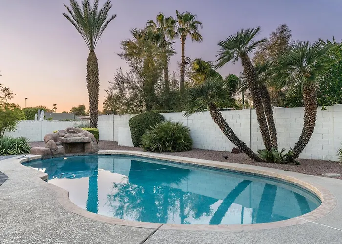 Exciting Backyard Entertainment And Close To Exclusive Golf Courses At La Quinta Del Sol *