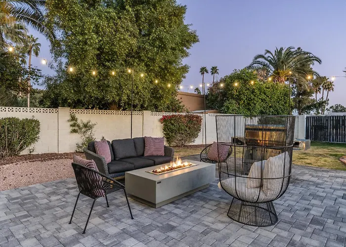 Exciting Backyard Entertainment And Close To Exclusive Golf Courses At La Quinta Del Sol *