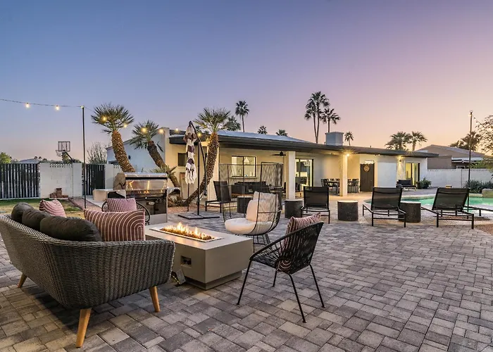 Holiday home Exciting Backyard Entertainment And Close To Exclusive Golf Courses At La Quinta Del Sol Phoenix