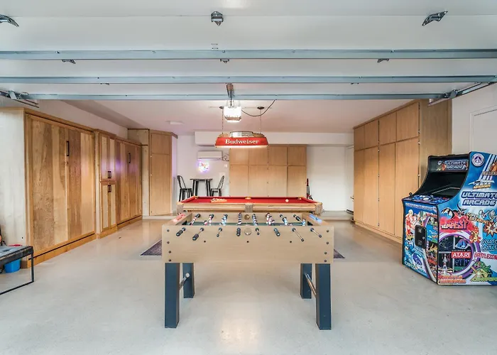 Exciting Backyard Entertainment And Close To Exclusive Golf Courses At La Quinta Del Sol