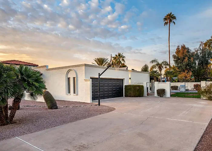 Exciting Backyard Entertainment And Close To Exclusive Golf Courses At La Quinta Del Sol Holiday home Phoenix