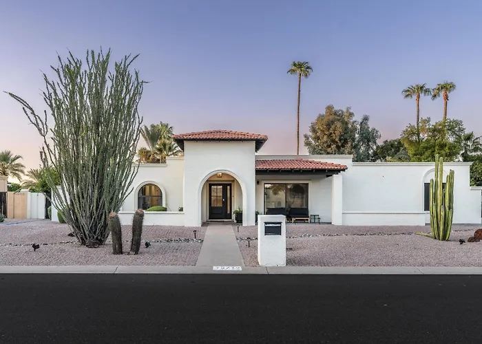Exciting Backyard Entertainment And Close To Exclusive Golf Courses At La Quinta Del Sol Holiday home Phoenix