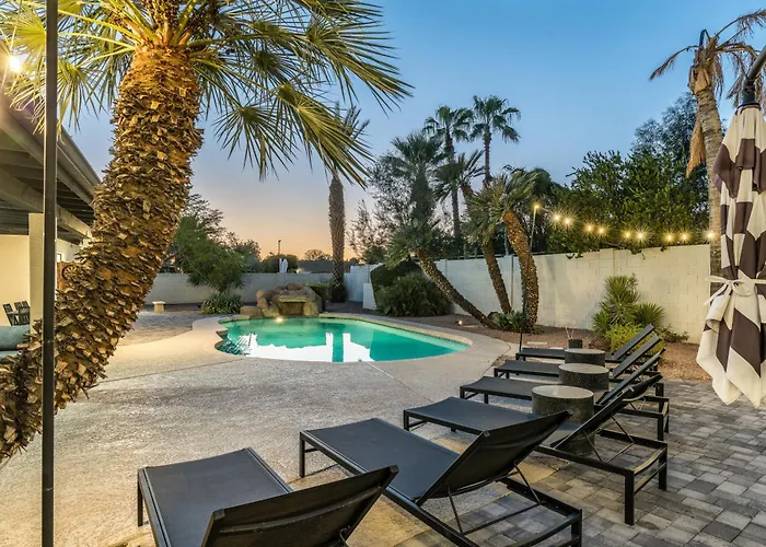 Holiday home Exciting Backyard Entertainment And Close To Exclusive Golf Courses At La Quinta Del Sol *
