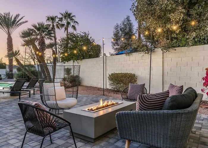 Holiday home Exciting Backyard Entertainment And Close To Exclusive Golf Courses At La Quinta Del Sol *