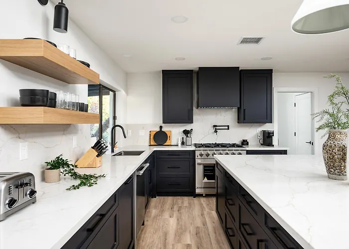 Exciting Backyard Entertainment And Close To Exclusive Golf Courses At La Quinta Del Sol *