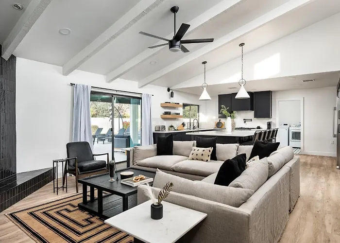 Exciting Backyard Entertainment And Close To Exclusive Golf Courses At La Quinta Del Sol * Phoenix